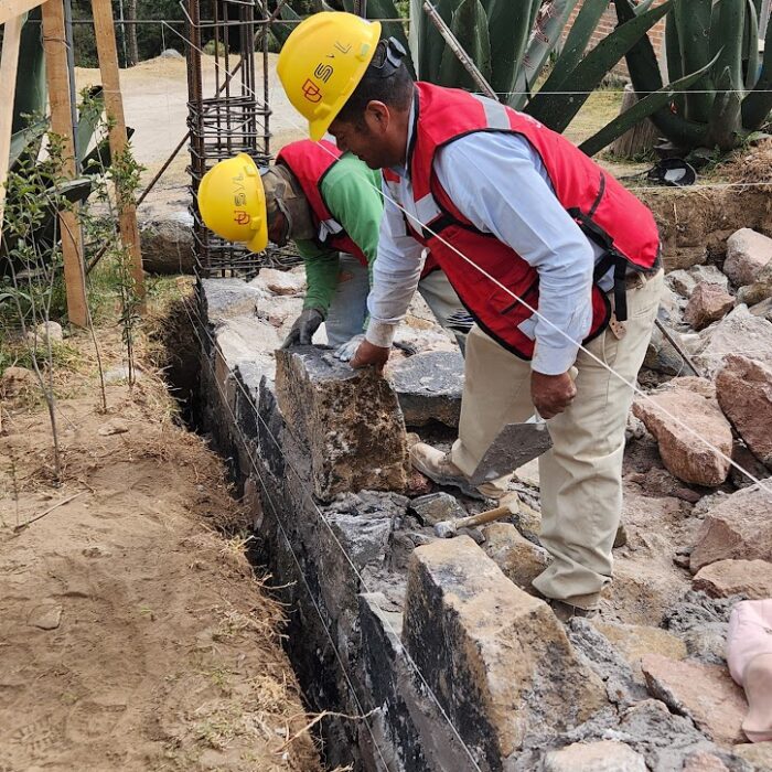 Construcción muro de Piedra